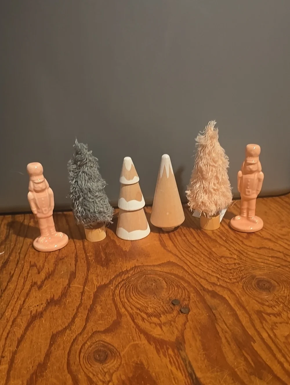 ❤️10/$40 Nwot Pink Ceramic Nutcracker & Decorative Mini Trees Set - Home Accents